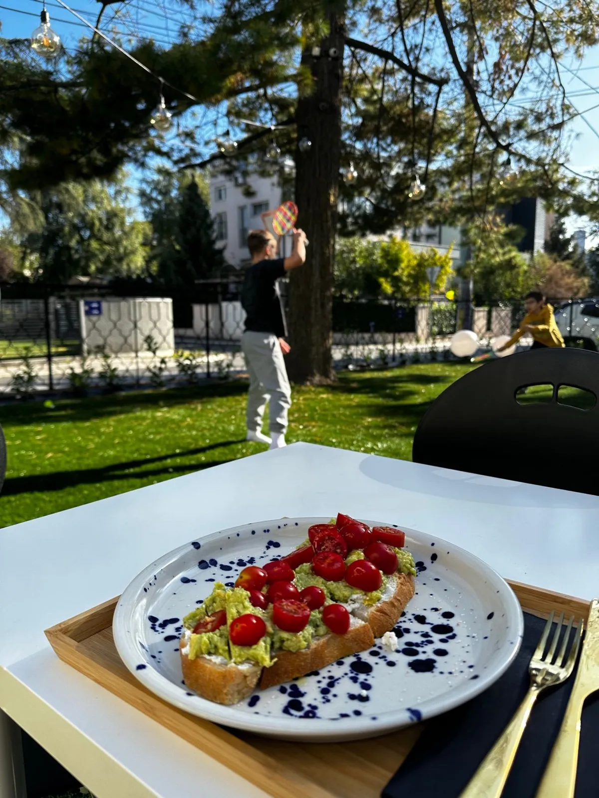 Brusketa sa avokadoom